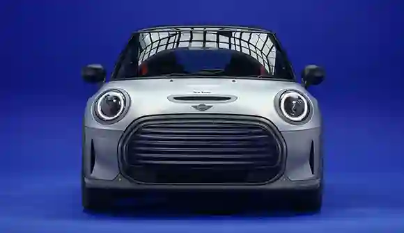 MINI STRIP – уникальная коллаборация MINI и Paul Smith.