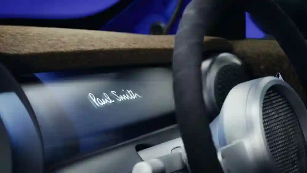 MINI STRIP – уникальная коллаборация MINI и Paul Smith.