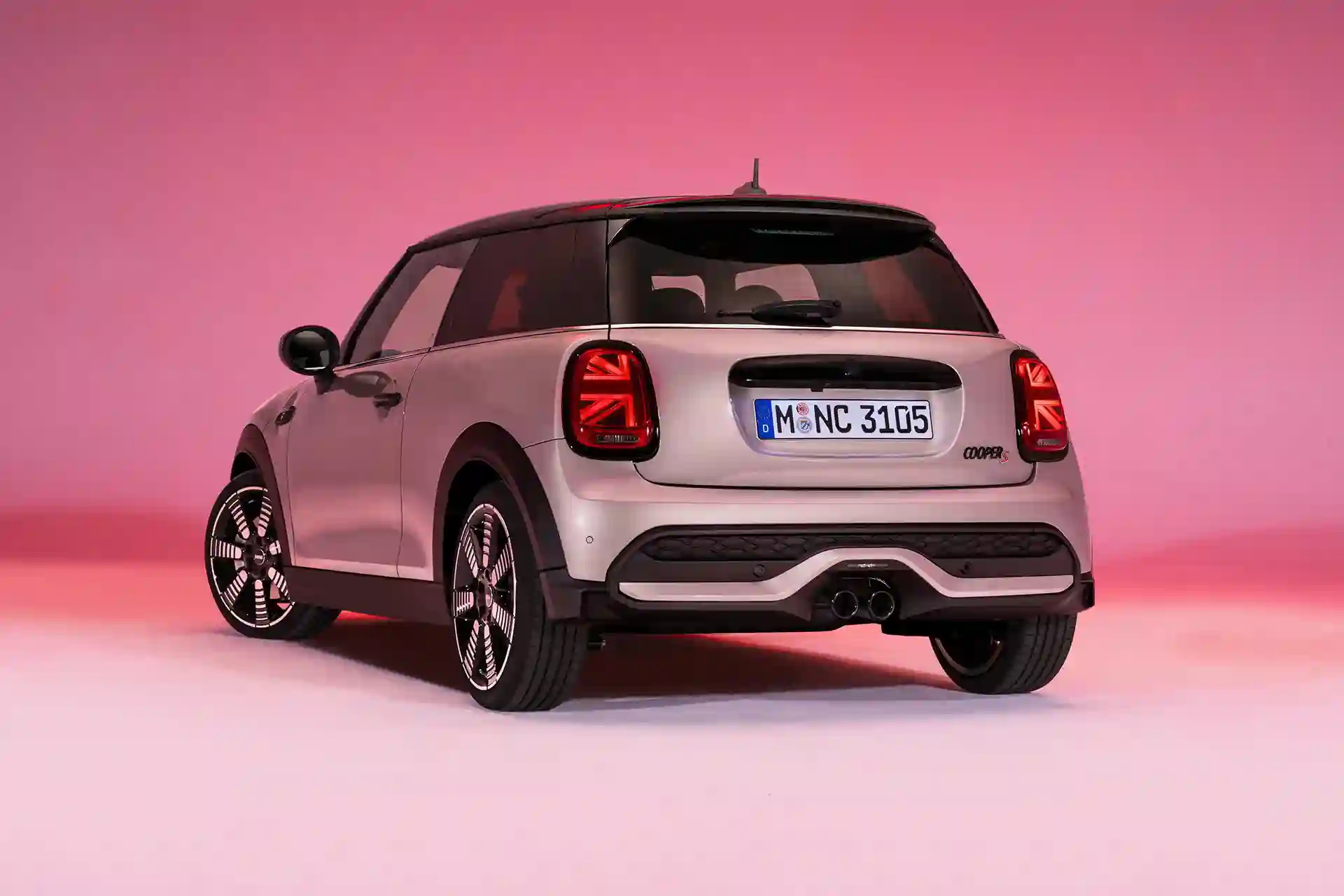 Оригинальный каждый раз : MINI 3 двери и MINI 5 дверей