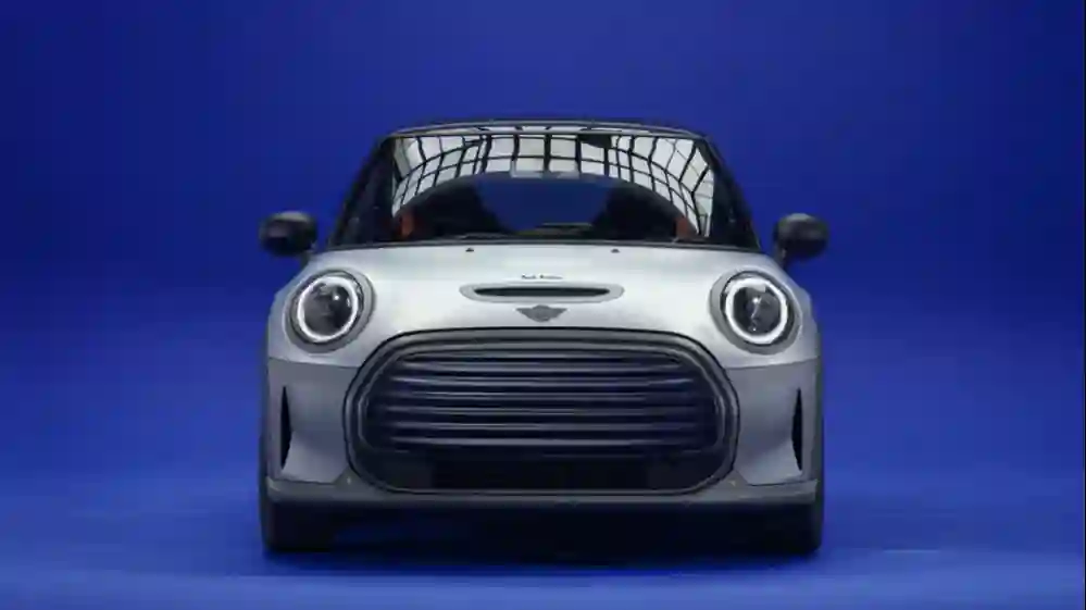 MINI STRIP – уникальная коллаборация MINI и Paul Smith.