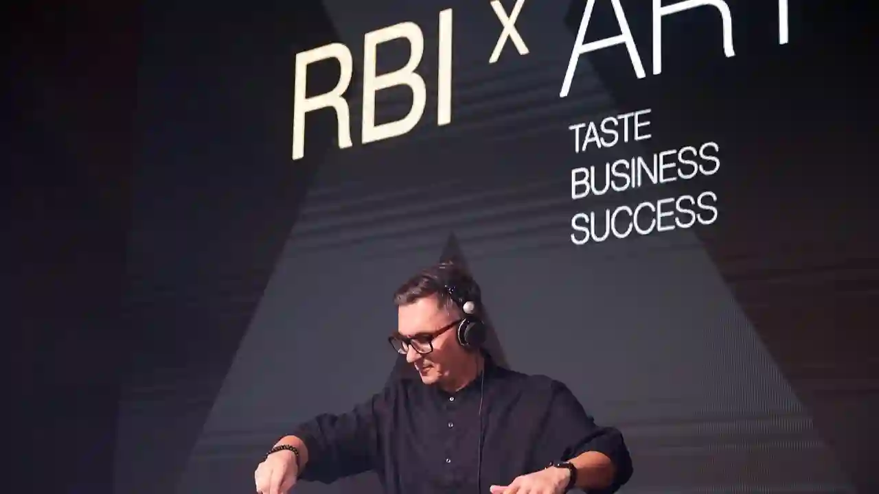 MINI АВТОDОМ Санкт-Петербург – официальный партнер RBI X BUSINESS